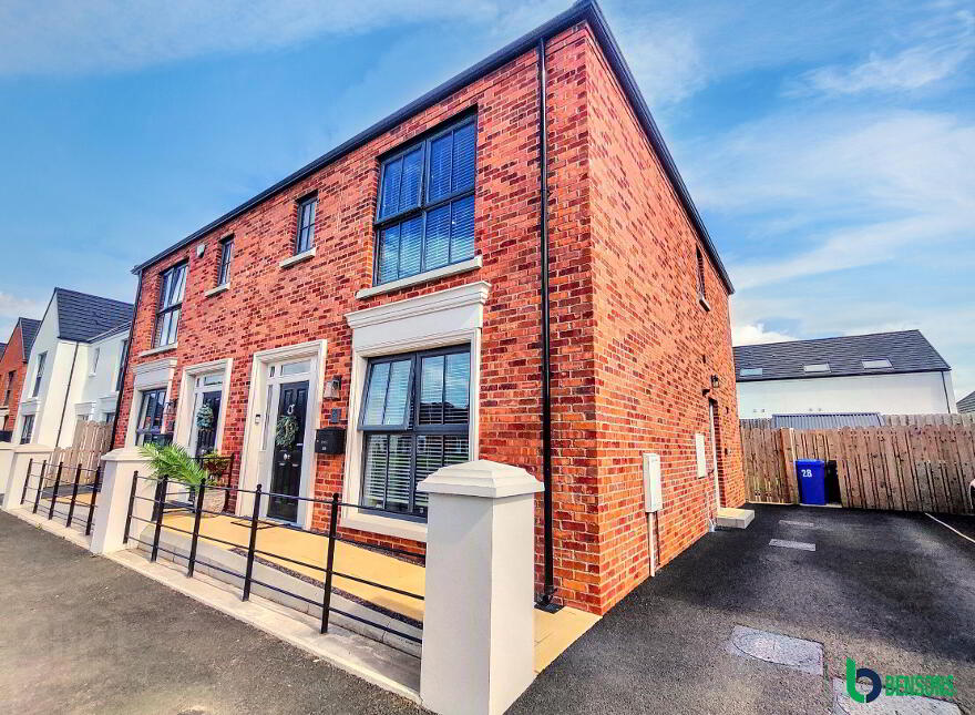 28 Earls Gate Square, Mountsandel Road, Coleraine, BT52 1FQ photo