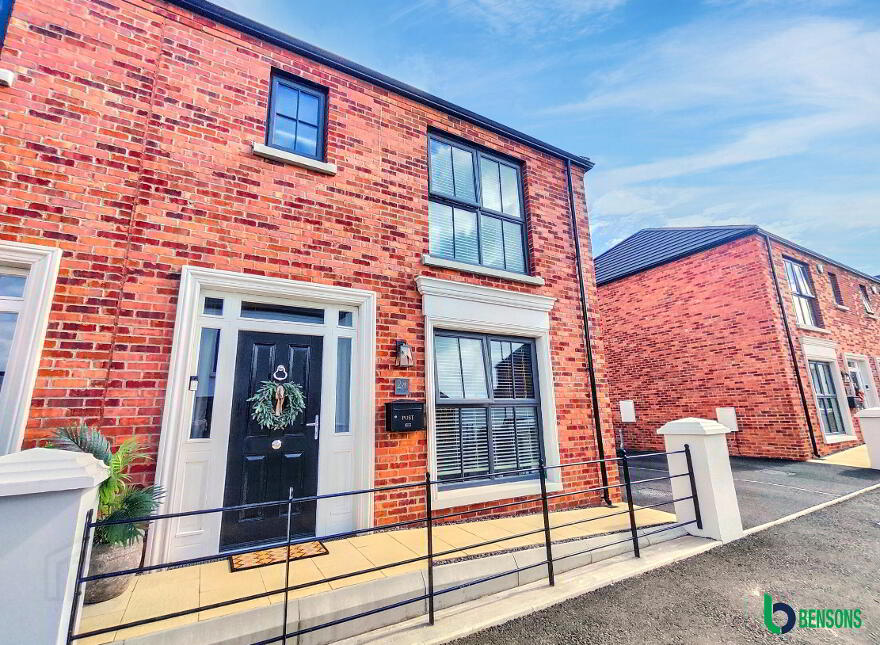 28 Earls Gate Square, Mountsandel Road, Coleraine, BT52 1FQ