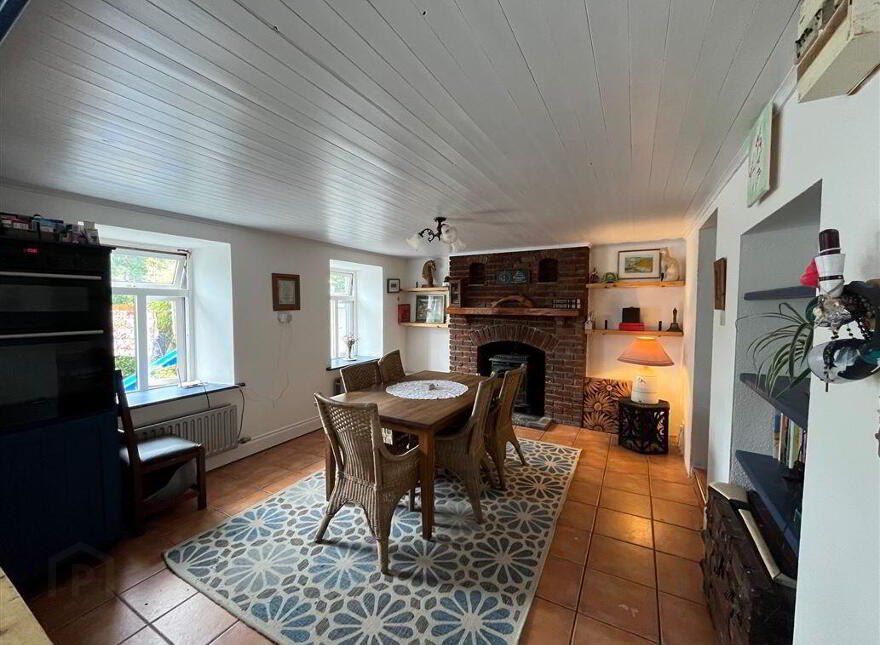 East, End, Ballydehob, West, P81YY02