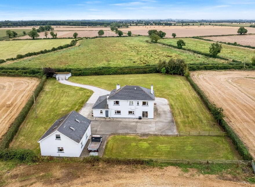 Fairyhouse Lodge, Mullinam Lane, Mullinam, Dublin 15, D15CP2V