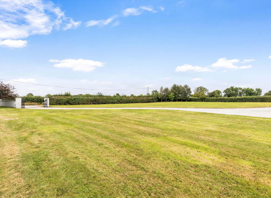 Fairyhouse Lodge, Mullinam Lane, Mullinam, Dublin 15, D15CP2V