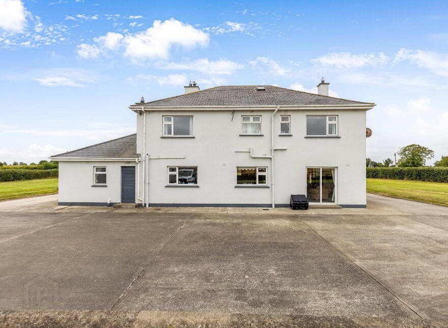 Fairyhouse Lodge, Mullinam Lane, Mullinam, Dublin 15, D15CP2V