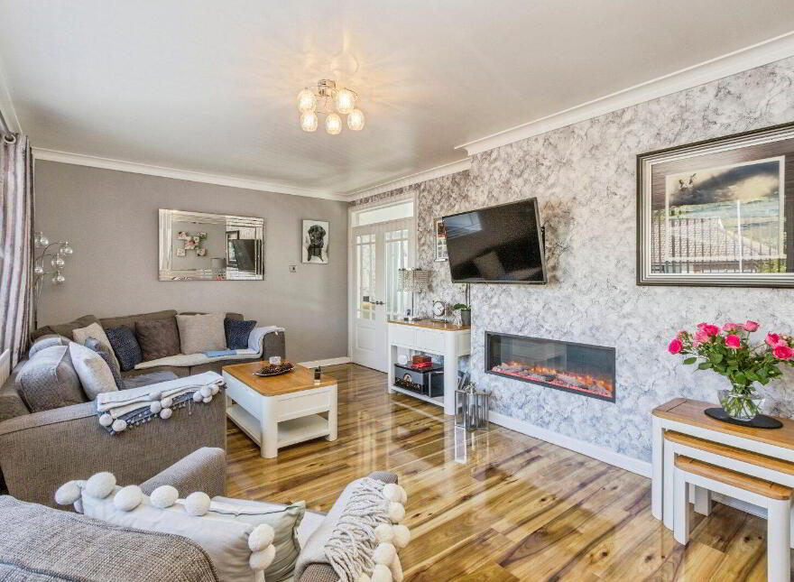 3 Brerton Crescent, Belfast, BT8 6QD