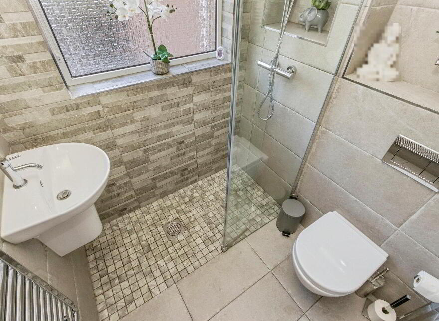 3 Brerton Crescent, Belfast, BT8 6QD