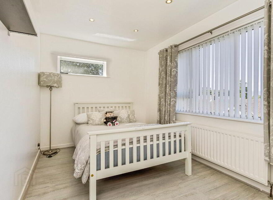 3 Brerton Crescent, Belfast, BT8 6QD