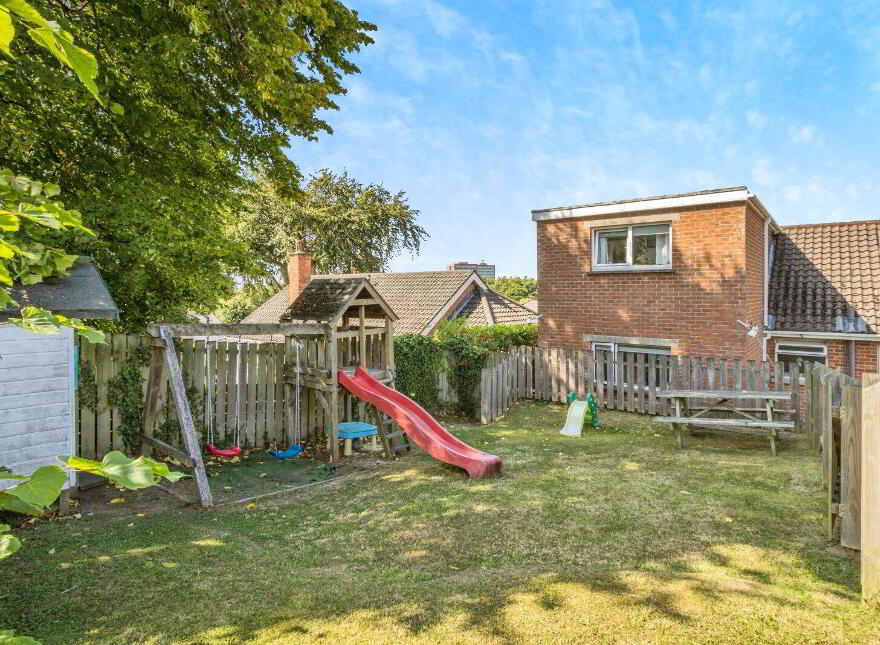 3 Brerton Crescent, Belfast, BT8 6QD