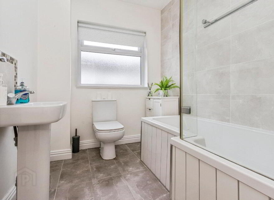 8 Lough Swilly Park, Carryduff, Belfast, BT8 8PJ
