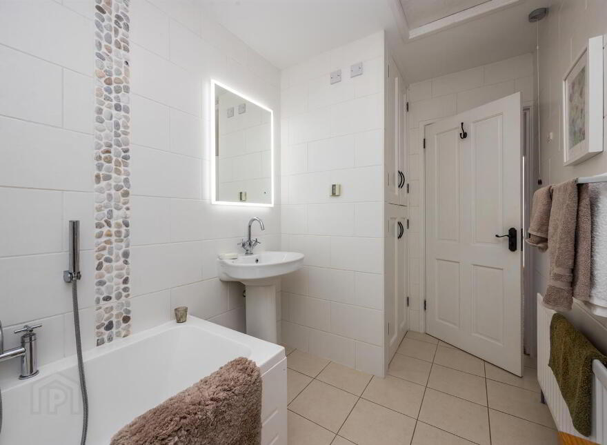 7 Riverdale Lane, Saintfield, Ballynahinch, BT24 7JG