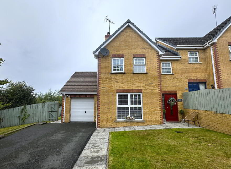 69 Oak Lodge, Banbridge, BT32 4SH photo