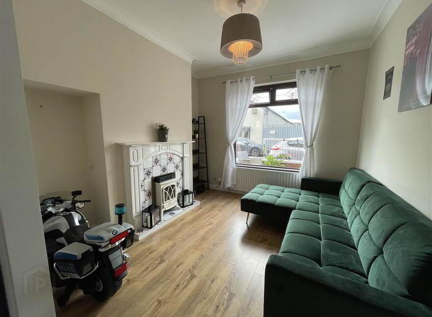 34 Fallswater Drive, Belfast, BT12 6AX
