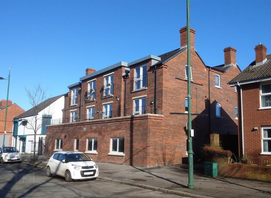 Apartment 2, 62 A Templemore Avenue, Albertbridge Road / Newtownards R...Belfast, BT5 4FT