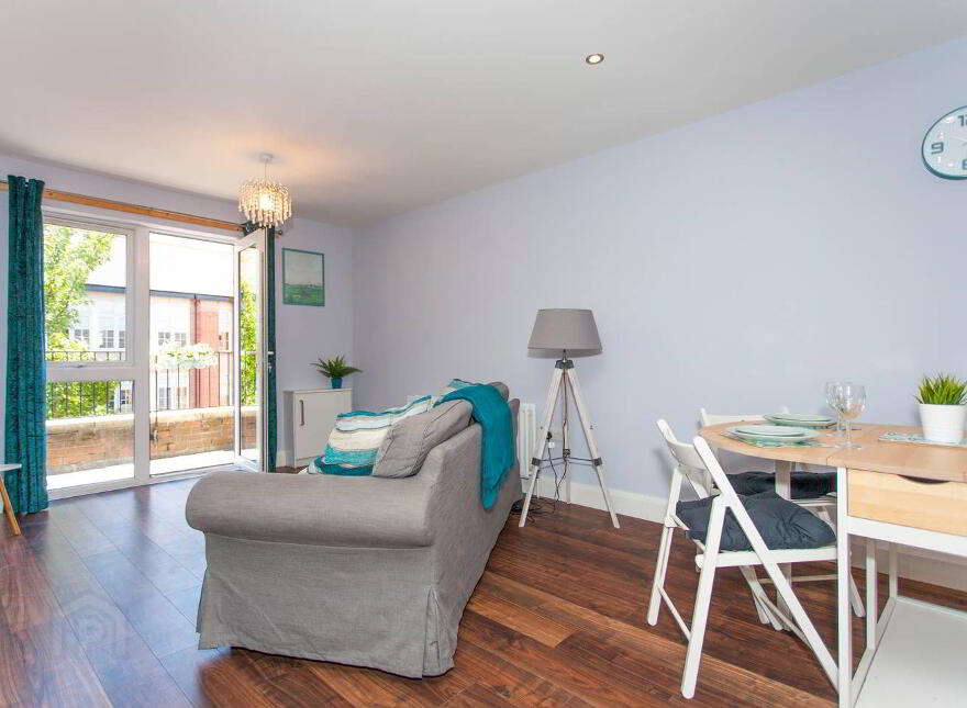 Apartment 2, 62 A Templemore Avenue, Albertbridge Road / Newtownards R...Belfast, BT5 4FT