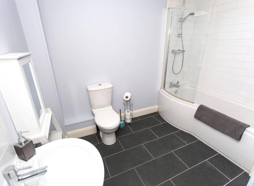 Apartment 2, 62 A Templemore Avenue, Albertbridge Road / Newtownards R...Belfast, BT5 4FT