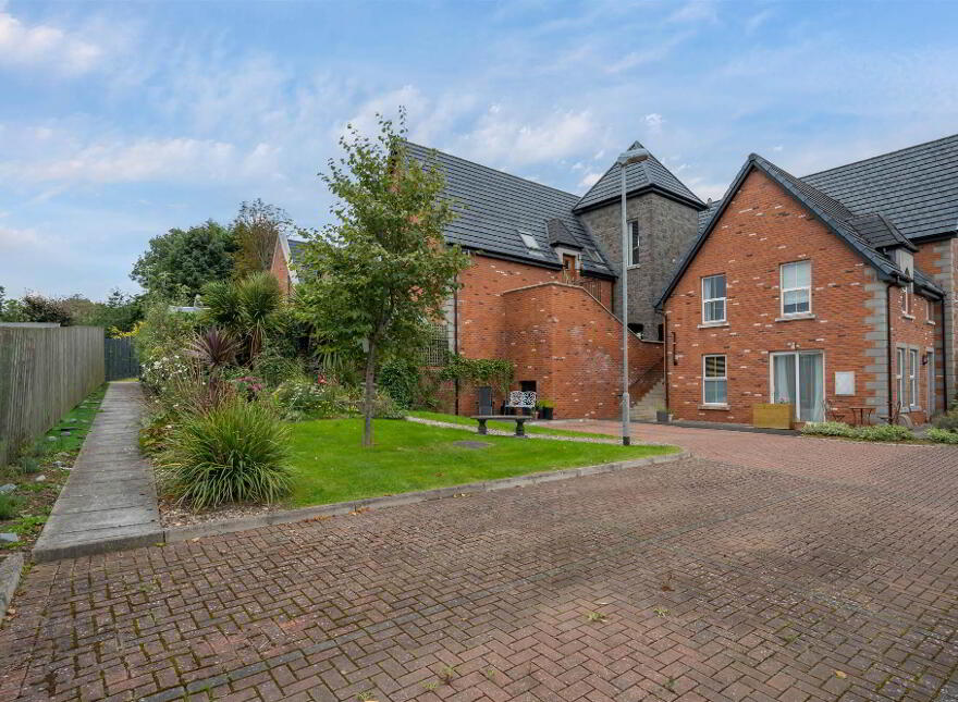 30 Old Church Square, Dundonald, Belfast, BT16 2FD