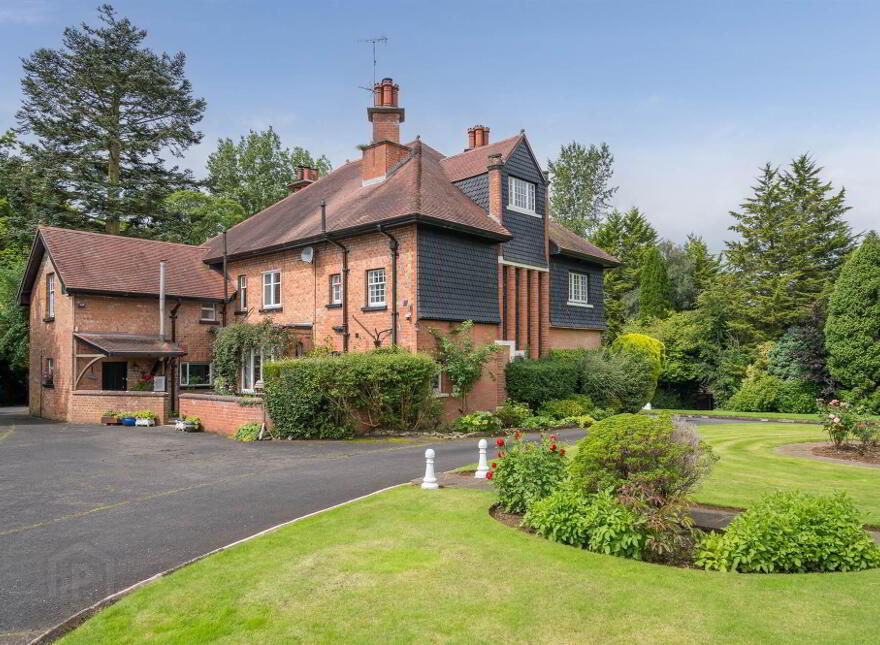 'Red Dyke', 110 Galgorm Road, Ballymena, BT42 1AE