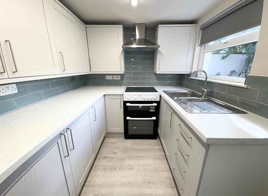 37 Downshire Road, Holywood, BT18 9LX