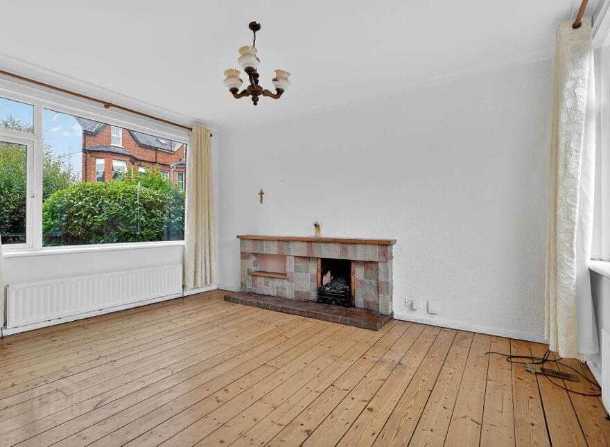 98 Marlborough Park Central, Belfast, BT9 6HP