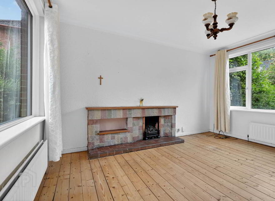 98 Marlborough Park Central, Belfast, BT9 6HP