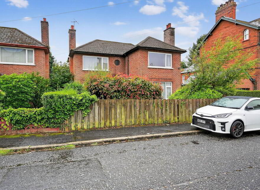 98 Marlborough Park Central, Belfast, BT9 6HP