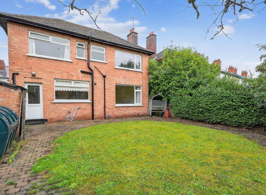 98 Marlborough Park Central, Belfast, BT9 6HP