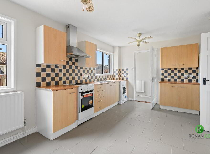 31 Ballycolman Estate, Strabane, BT82 9AQ