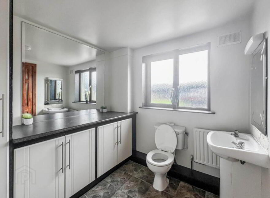 1 Clare Street, Nenagh, E45H296