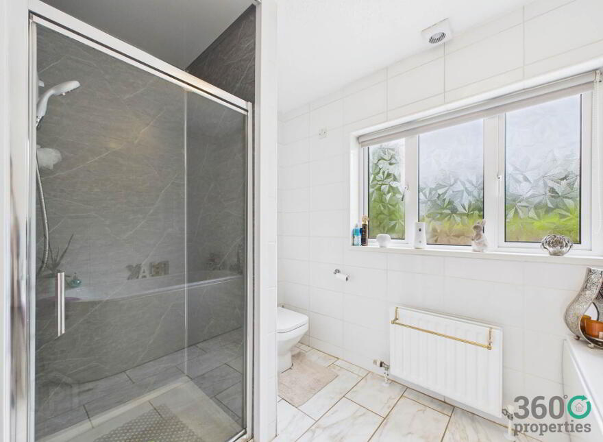 22 Tullynahinnion Road, Portglenone, Ballymena, BT44 8EL