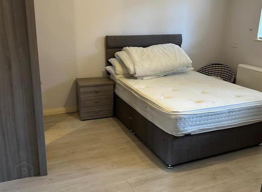Flat, 18 O'Neills Place, Church Road, Holywood, BT18 9BU
