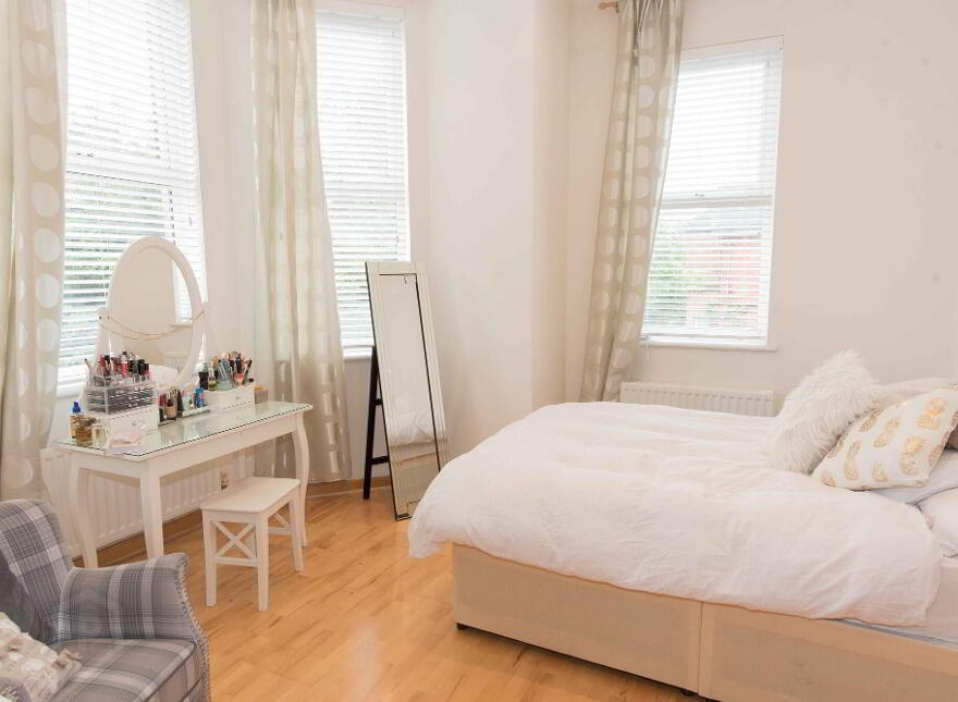 1 Earlstown Mews, 12 Annadale Avenue, Belfast, BT7 3JH