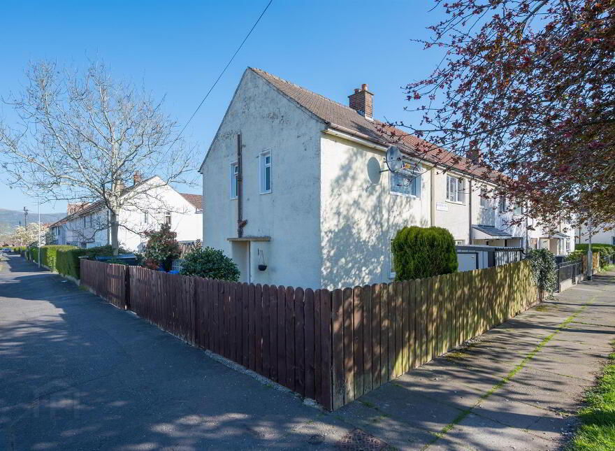 144 Benmore Drive, Belfast, BT10 0EJ