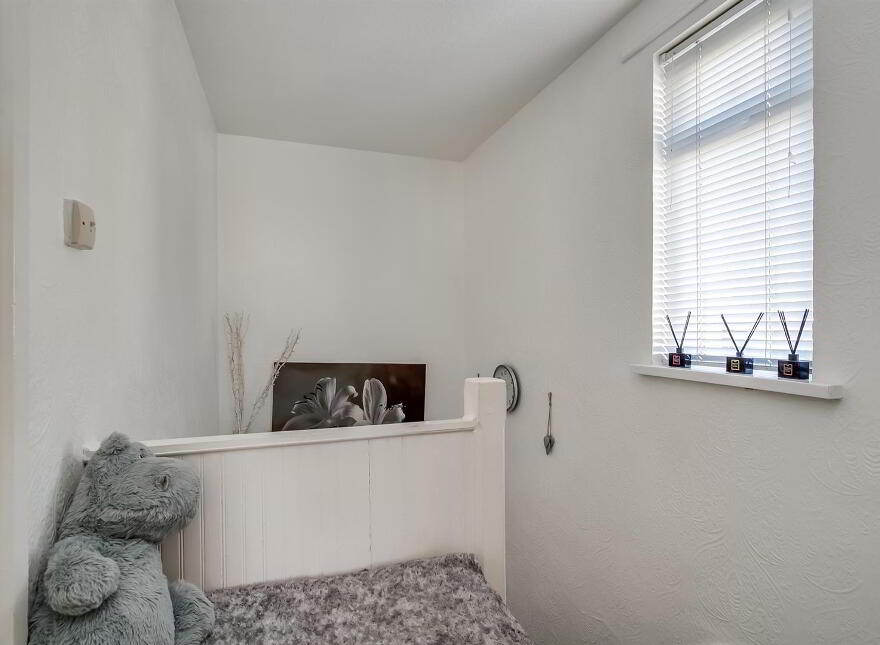 144 Benmore Drive, Belfast, BT10 0EJ