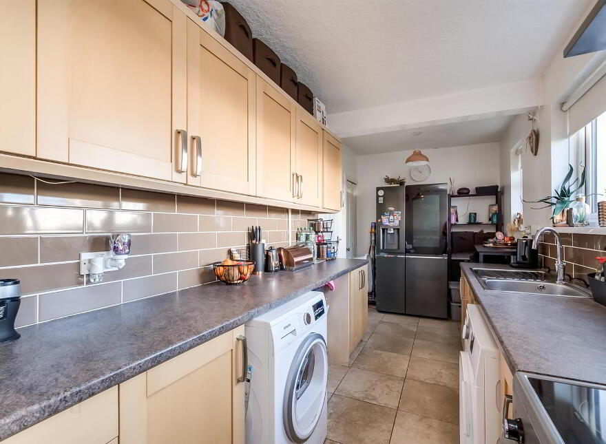 144 Benmore Drive, Belfast, BT10 0EJ