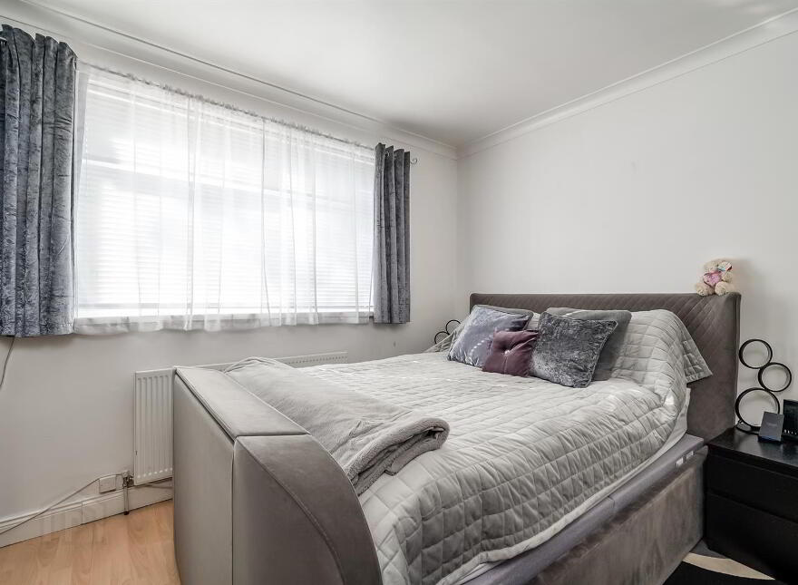 144 Benmore Drive, Belfast, BT10 0EJ