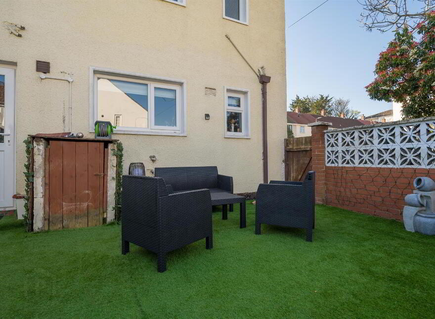 144 Benmore Drive, Belfast, BT10 0EJ