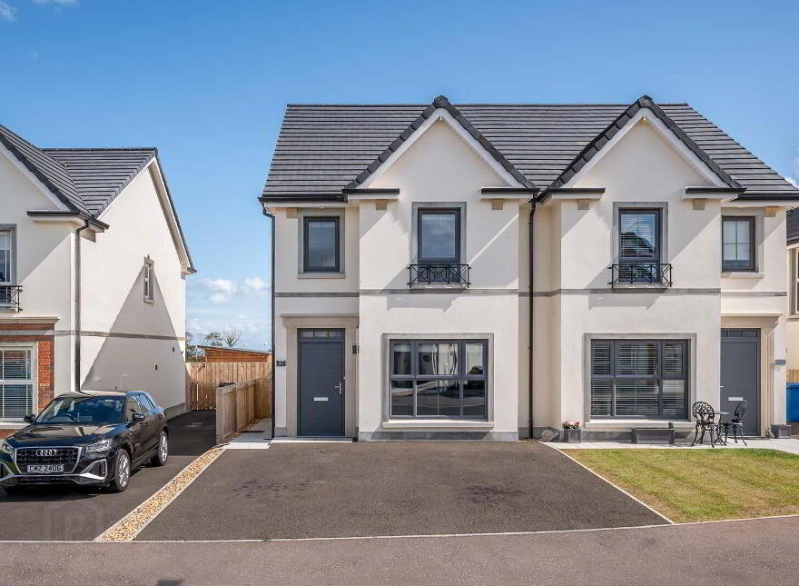 37 Rocklyn Walk, Donaghadee, BT21 0FA photo
