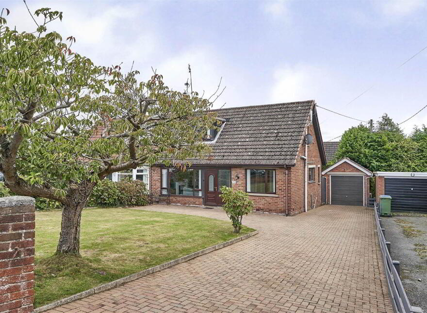 3 Innisfayle Crescent, Bangor, BT19 1DT photo