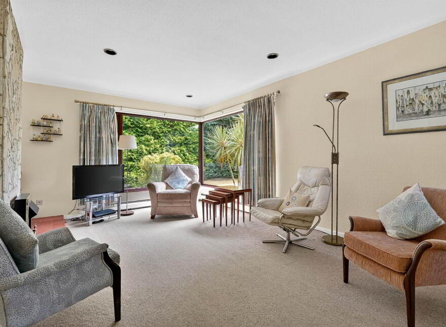 1 Croft Gardens, Holywood, BT18 0PD