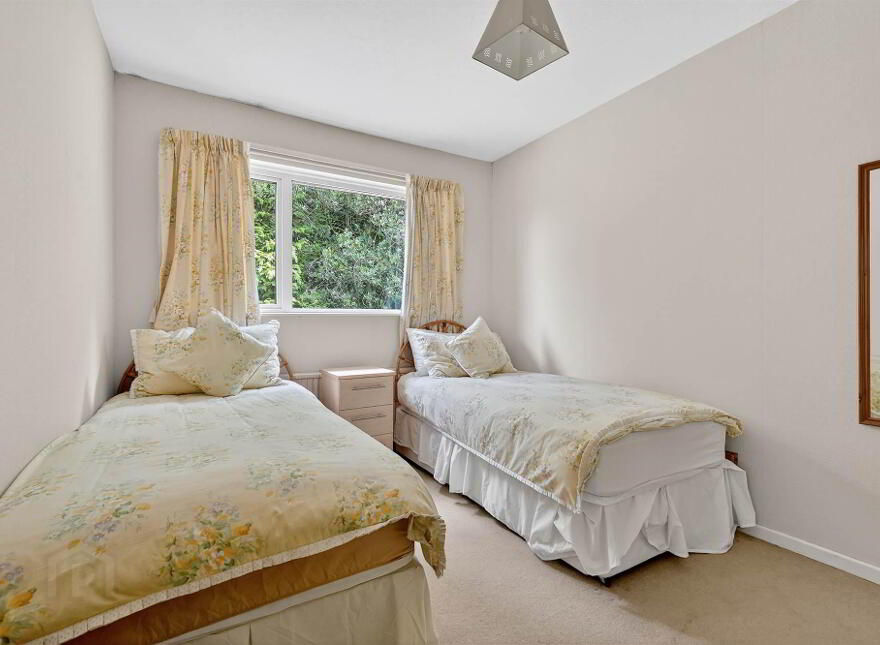 1 Croft Gardens, Holywood, BT18 0PD