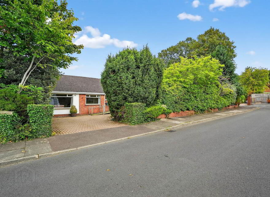 1 Croft Gardens, Holywood, BT18 0PD