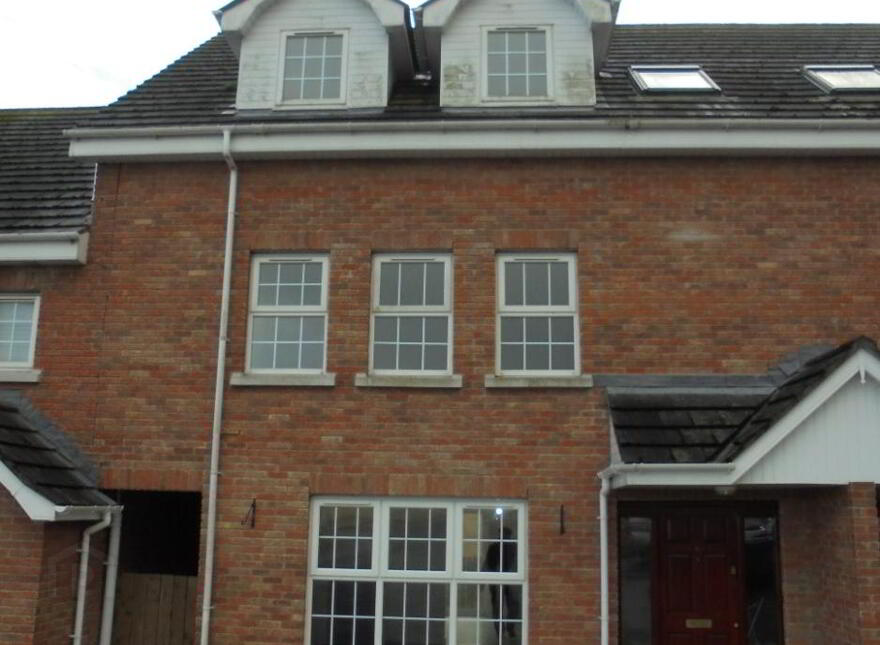 6 Wallace Court, Dromore, BT25 1TZ photo