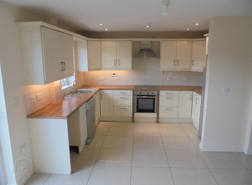 6 Wallace Court, Dromore, BT25 1TZ
