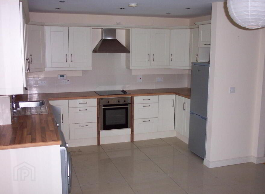 6 Wallace Court, Dromore, BT25 1TZ