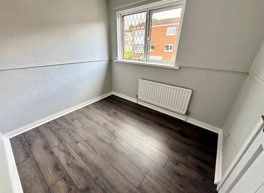 76 Glenowen Park., Derry, BT48 0LQ