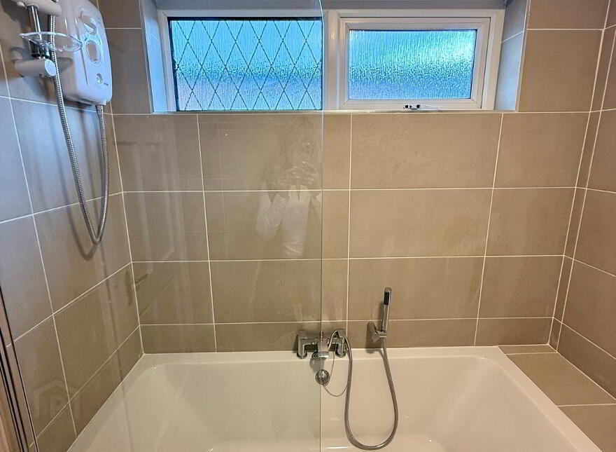 76 Glenowen Park., Derry, BT48 0LQ