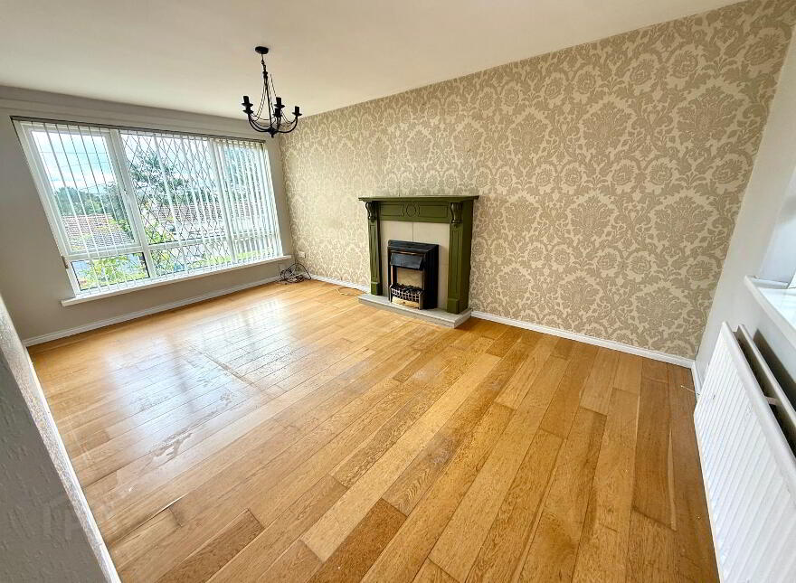 76 Glenowen Park., Derry, BT48 0LQ