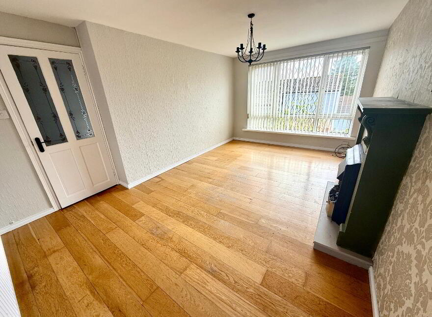 76 Glenowen Park., Derry, BT48 0LQ