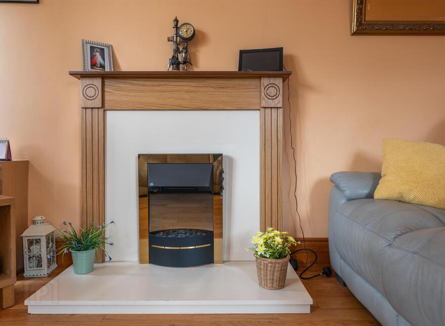 8 Mooreland Park, Andersonstown, Belfast, BT11 9AZ