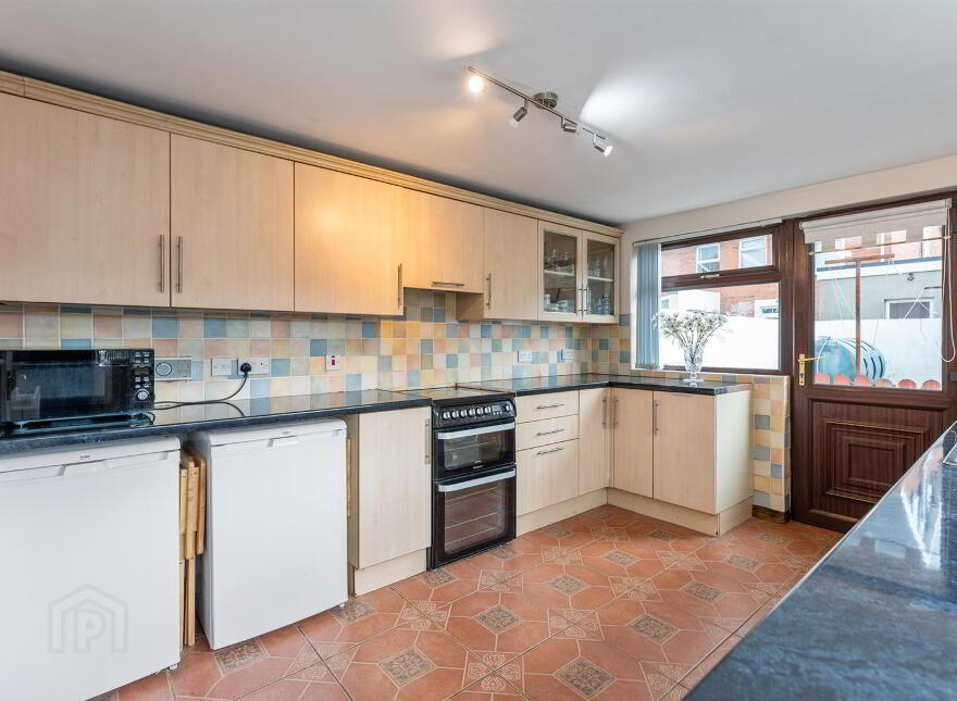 8 Mooreland Park, Andersonstown, Belfast, BT11 9AZ