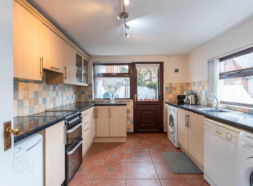 8 Mooreland Park, Andersonstown, Belfast, BT11 9AZ