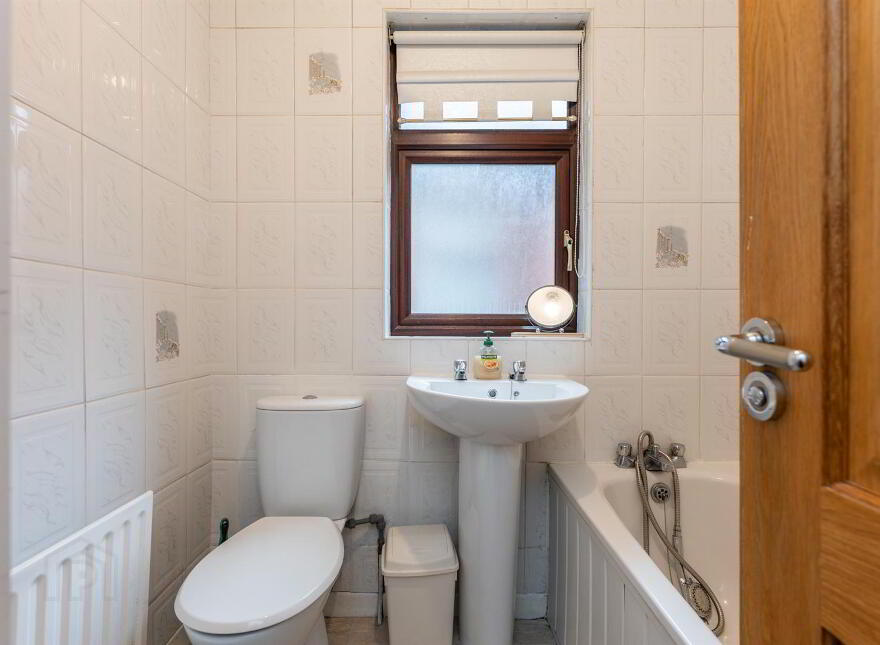 8 Mooreland Park, Andersonstown, Belfast, BT11 9AZ